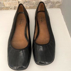 Lifestride Black patent leather slip on